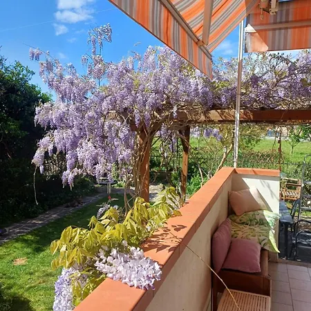 Casa Dei Glicini Gæstehus Follonica